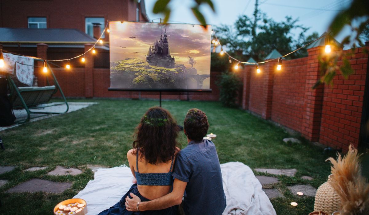 best small projector for outdoor movies